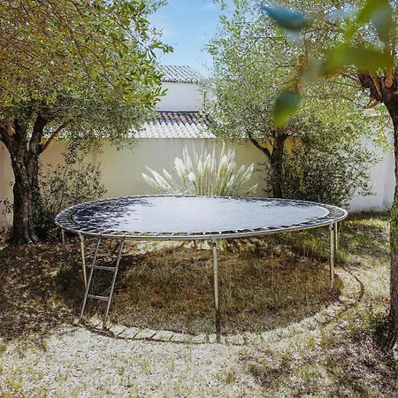 בית נופש 3 Bedroom Stunning In