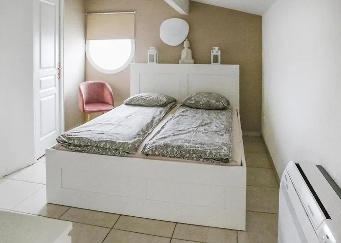 3 Bedroom Stunning In * Rochefort-du-Gard