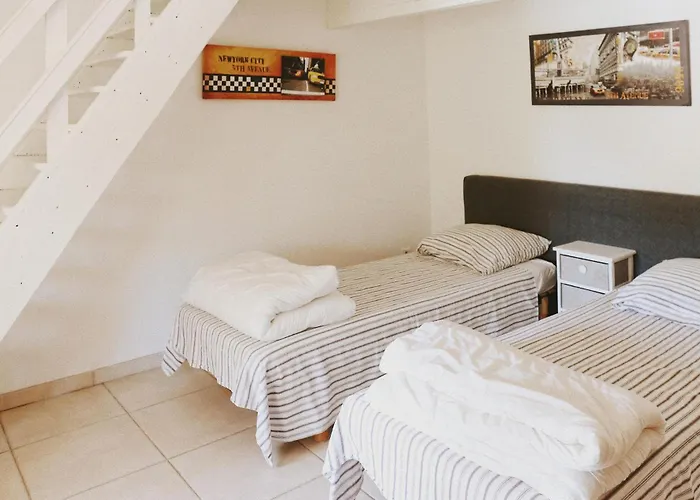 3 Bedroom Stunning In Casa de Férias Rochefort-du-Gard
