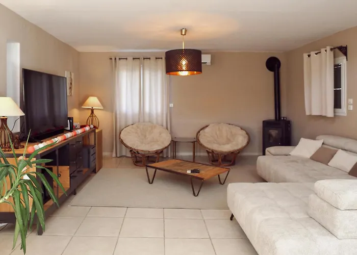 3 Bedroom Stunning In Rochefort-du-Gard