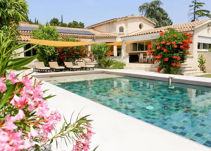 3 Bedroom Stunning In Rochefort-du-Gard
